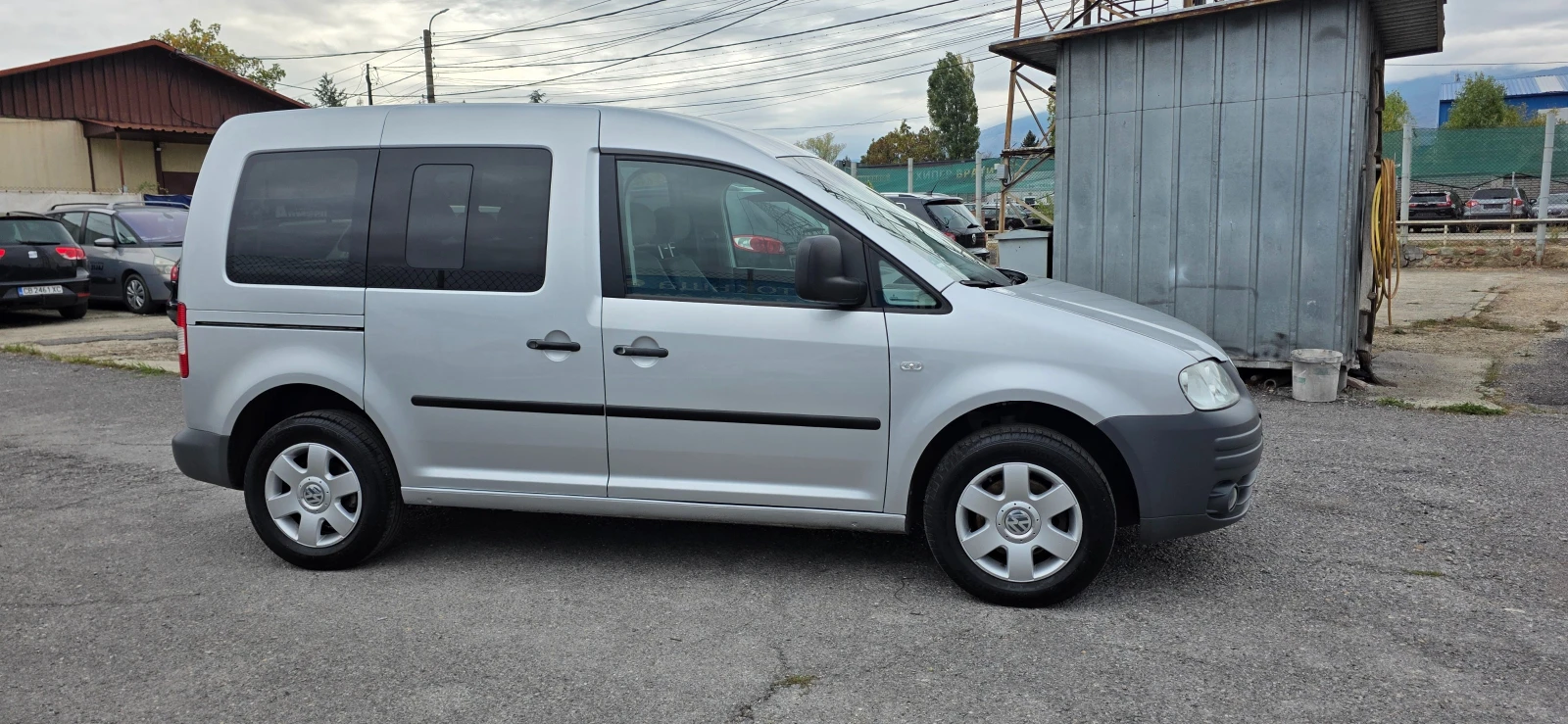 VW Caddy 1.6-102кс., снимка 7 - Автомобили и джипове - 56470827