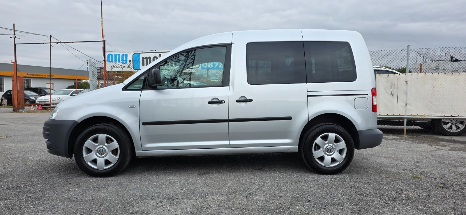 VW Caddy 1.6-102кс., снимка 3 - Автомобили и джипове - 56470827