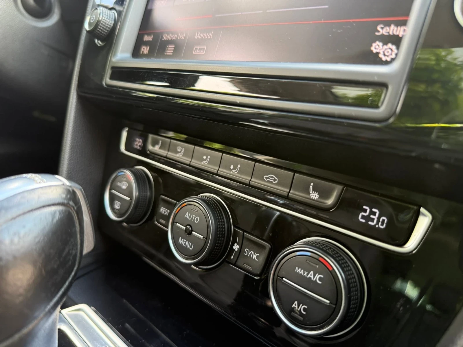 VW Passat 2.0 TSI CH 4x4, снимка 10 - Автомобили и джипове - 56651921