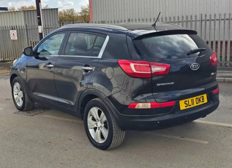 Kia Sportage 1.7 CRDI, снимка 2 - Автомобили и джипове - 52351892