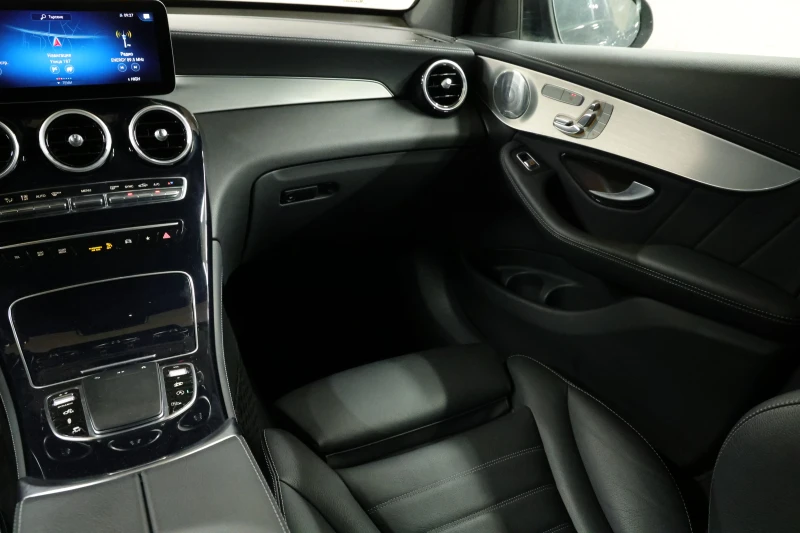 Mercedes-Benz GLC 43 AMG 4-MATIC Burmester  Surround-Soundsystem, снимка 11 - Автомобили и джипове - 52664881