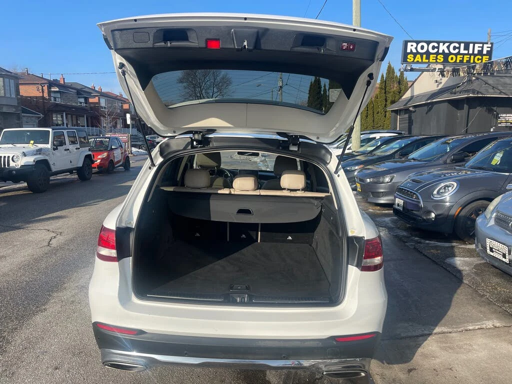 Mercedes-Benz GLC 300 4MATIC* AMBIENT* ПОДГРЕВ* ПАНОРАМА* КАМЕРА, снимка 6 - Автомобили и джипове - 54526812