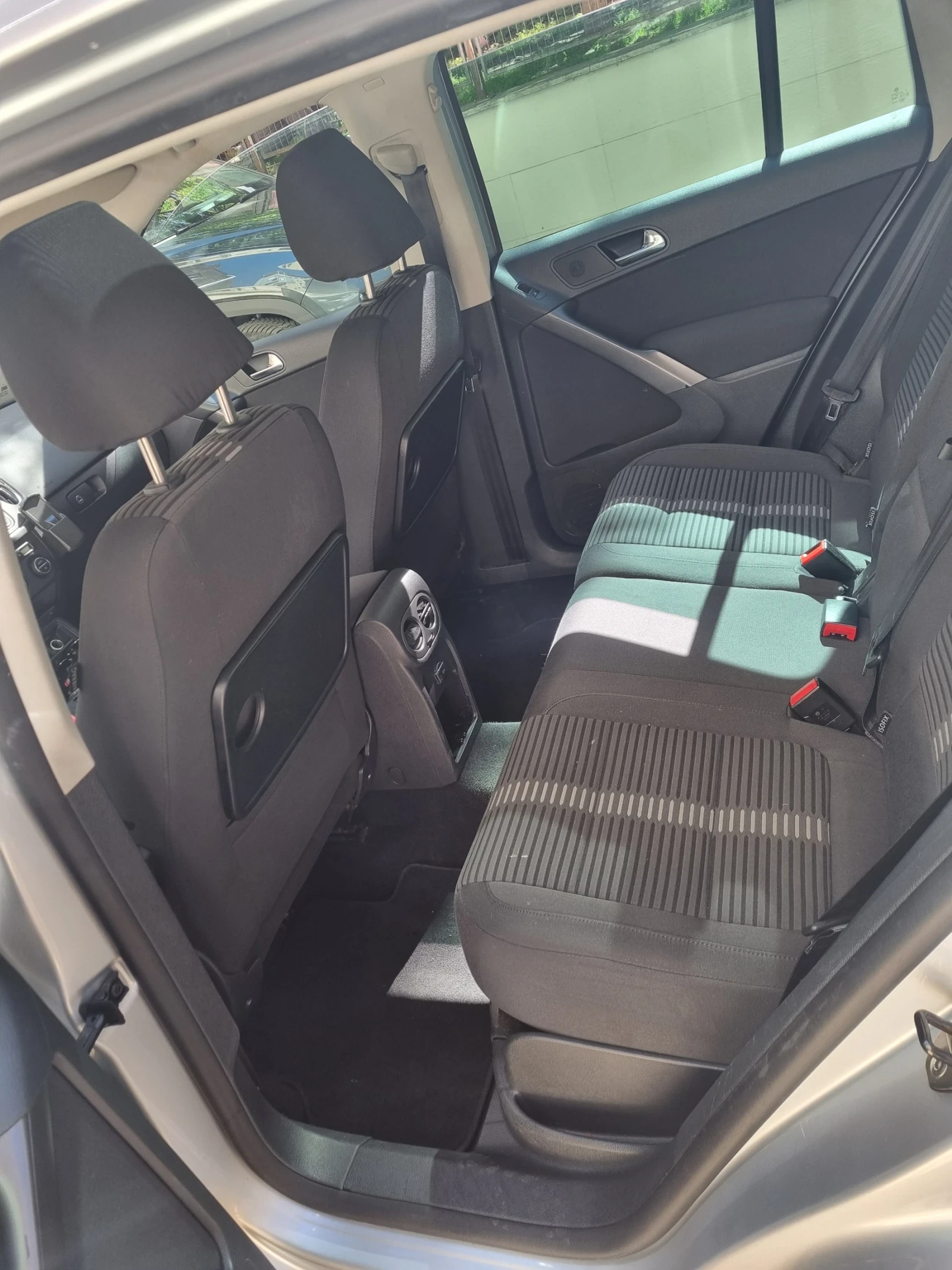 VW Tiguan, снимка 5 - Автомобили и джипове - 54621734