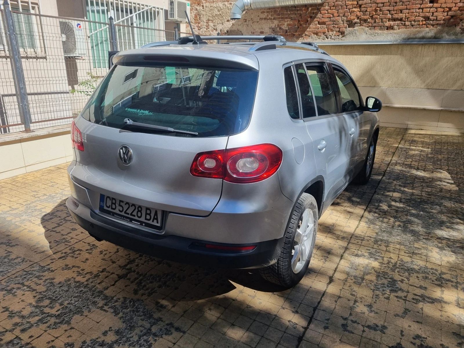 VW Tiguan, снимка 7 - Автомобили и джипове - 54621734