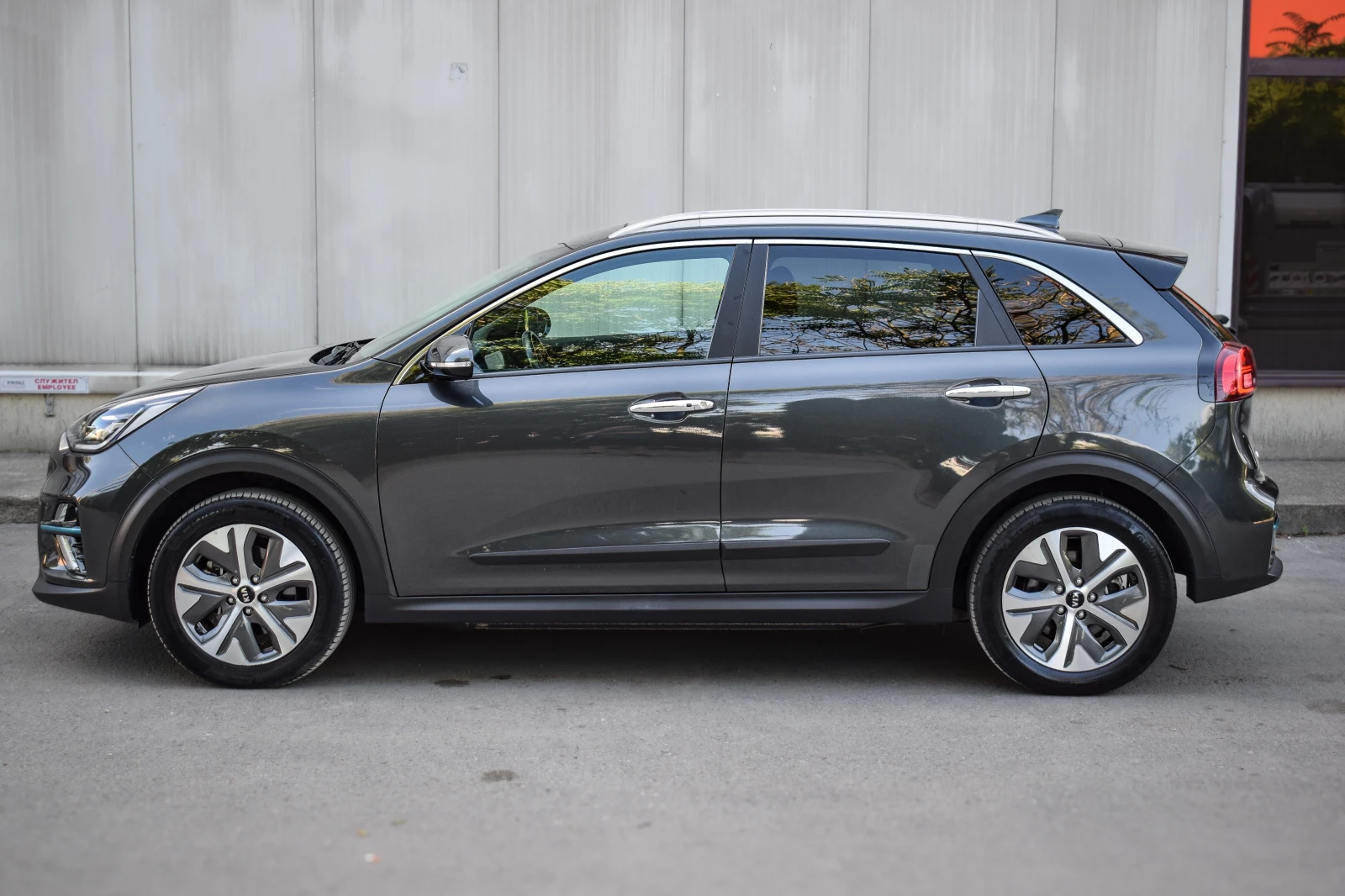 Kia Niro 65 kWh-204 hp, снимка 6 - Автомобили и джипове - 55292348