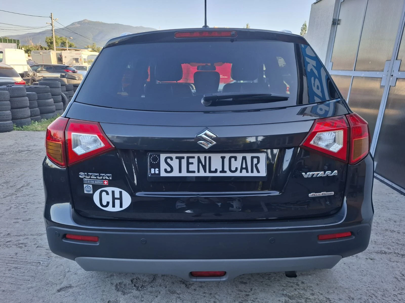 Suzuki Vitara 1.4i-4X4-Piz Sulai Editon, снимка 7 - Автомобили и джипове - 55506137