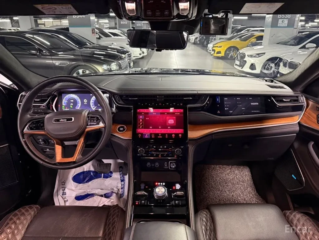 Jeep Grand cherokee SUMMIT RESERVE | МАСАЖ | ХЕД ЪП | ЕЛ. СТЕПЕНКИ, снимка 6 - Автомобили и джипове - 56070110