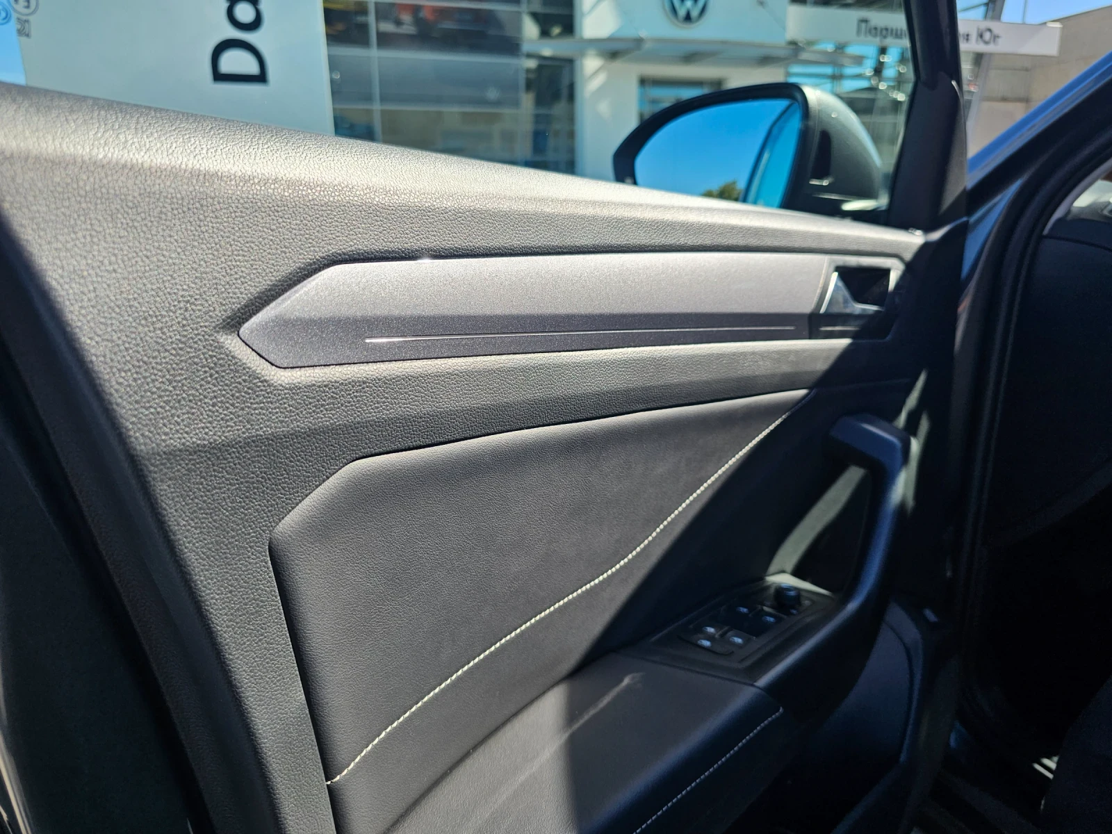 VW T-Roc 2.0TSI 4Motion Style, снимка 5 - Автомобили и джипове - 56338271