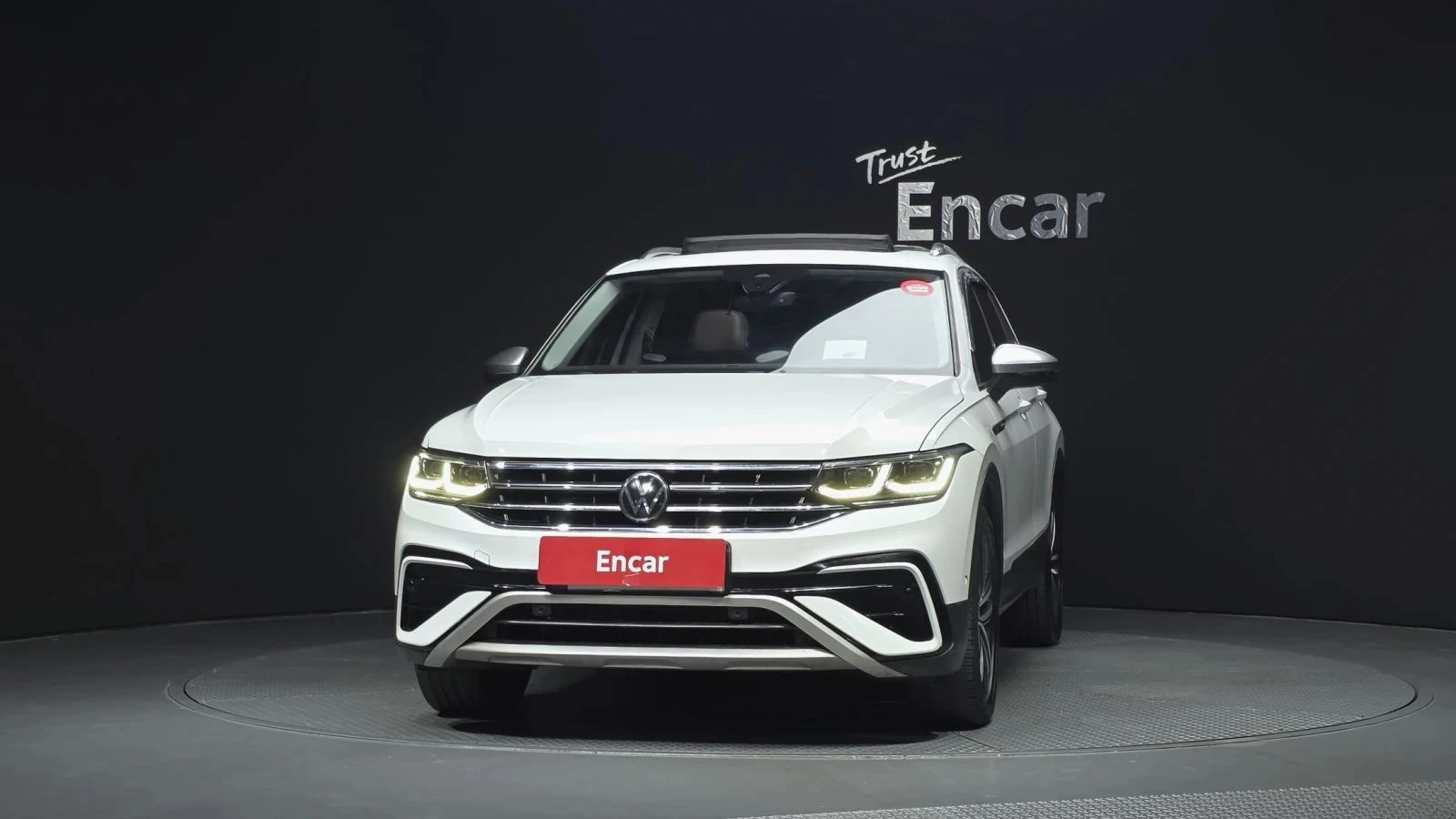 VW Tiguan, снимка 3 - Автомобили и джипове - 56689690