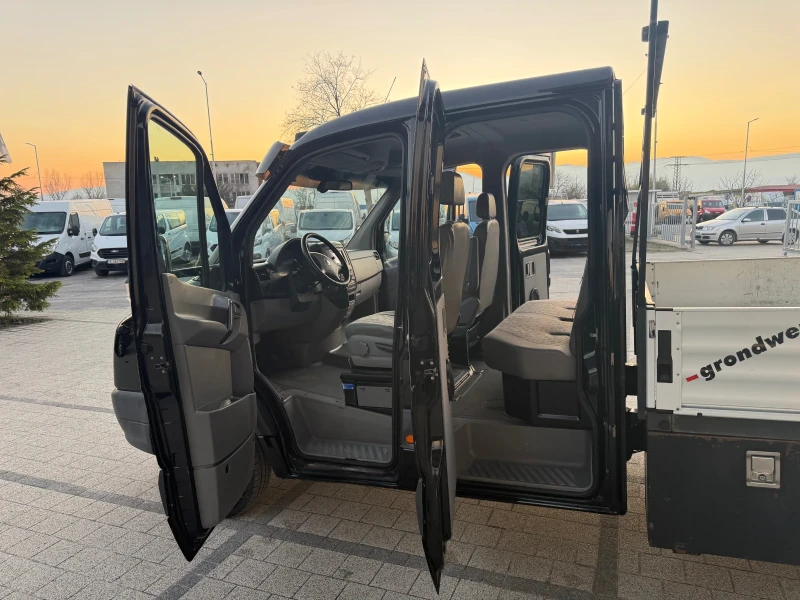 VW Crafter 2.5TDI 163к.с. до 3.5т. 6-местен Климатроник , снимка 15 - Бусове и автобуси - 52804651