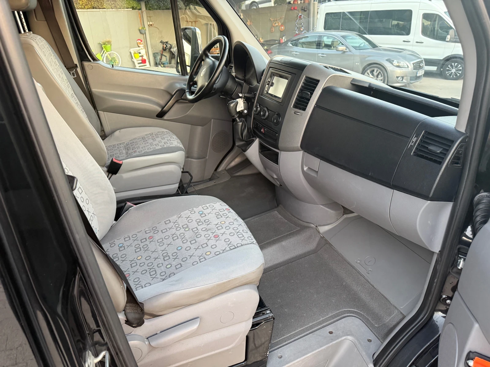 VW Crafter 2.5TDI 163к.с. до 3.5т. 6-местен Климатроник  - изображение 9