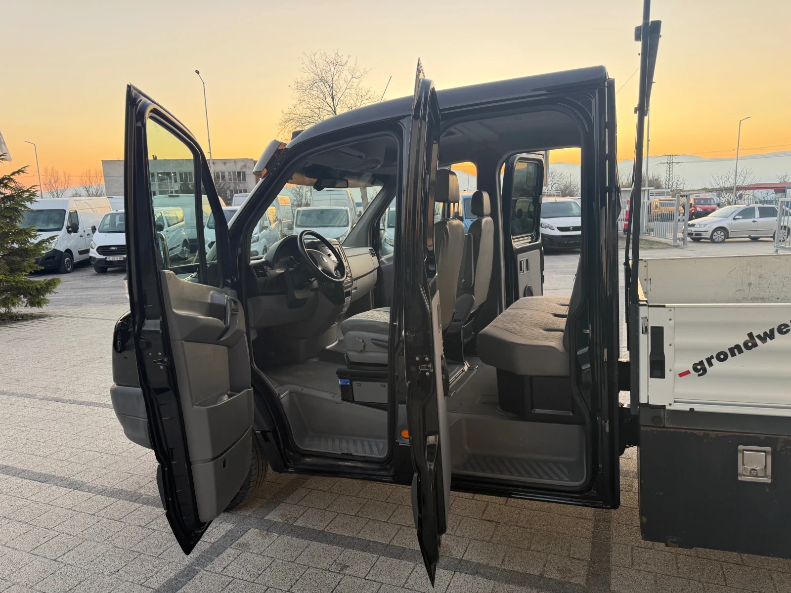 VW Crafter 2.5TDI 163�.�. �� 3.5�. 6-������ �����������  | Mobile.bg � ����������� 15