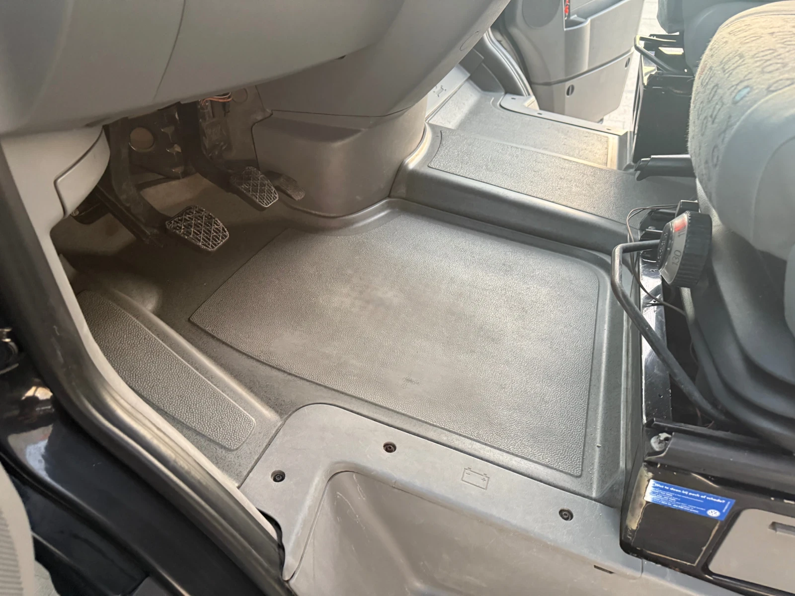 VW Crafter 2.5TDI 163�.�. �� 3.5�. 6-������ �����������  | Mobile.bg � ����������� 14