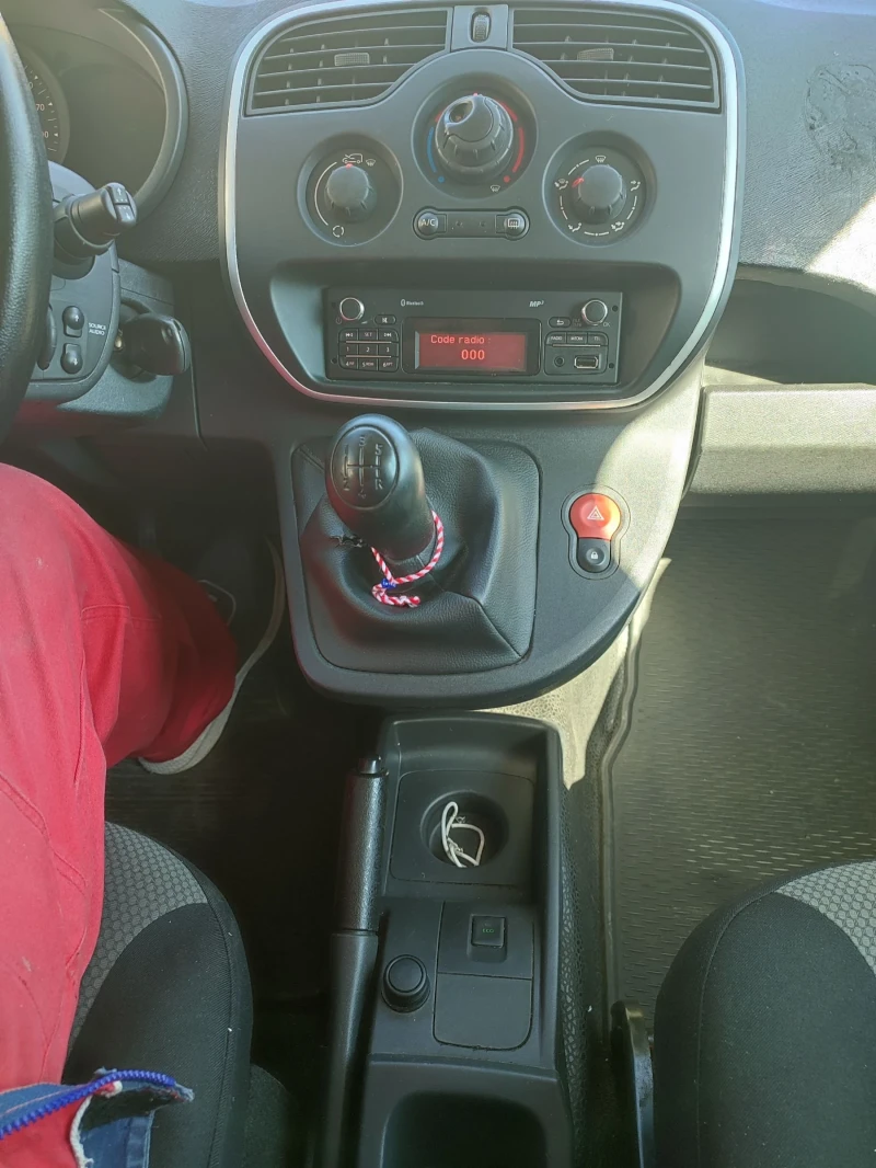 Renault Kangoo Grand comfort 4d 1.5DCI 75 климатик , снимка 15 - Автомобили и джипове - 48031239