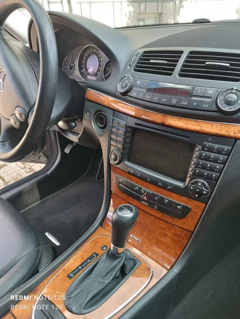 Mercedes-Benz E 320, снимка 13 - Автомобили и джипове - 49088076