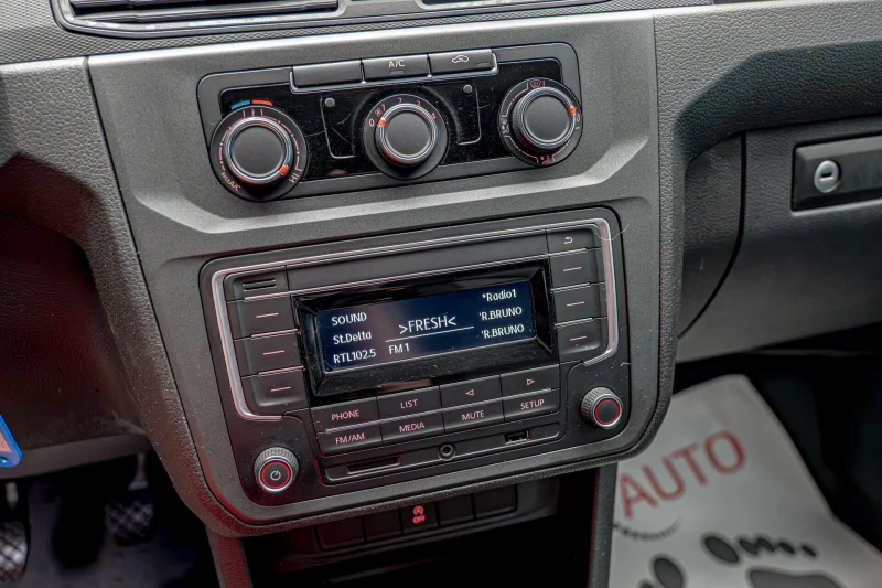 VW Caddy Хладилен/1.4i/Климатик/SD Card, снимка 9 - Автомобили и джипове - 50368538