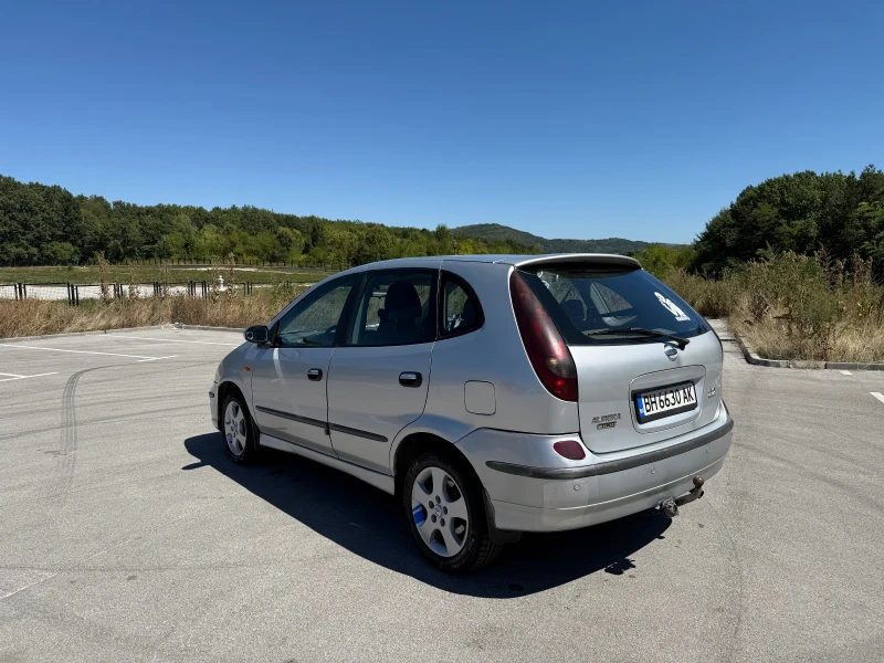 Nissan Almera tino 2.2 DCI, снимка 4 - Автомобили и джипове - 52384316