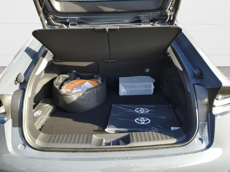 Toyota Prius 2.0 PLUG-IN HYBRID EXECUTIVE MATRIX, снимка 15 - Автомобили и джипове - 52080304