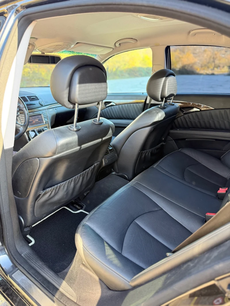 Mercedes-Benz E 320 4MATIC/CDI EVO FACELIFT/AVANTGARDE/XENON/NAVI, снимка 11 - Автомобили и джипове - 52270358