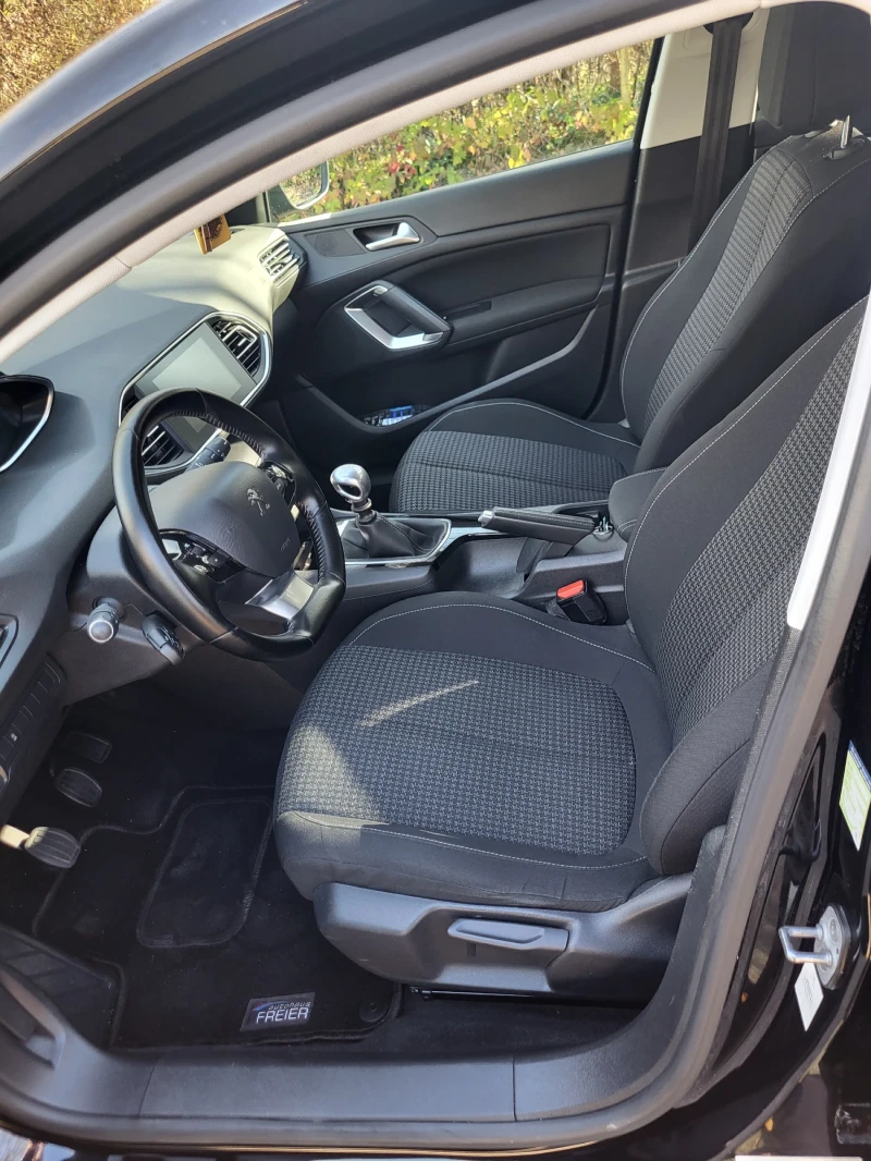 Peugeot 308 1.5HDI-2019г, снимка 7 - Автомобили и джипове - 52507773