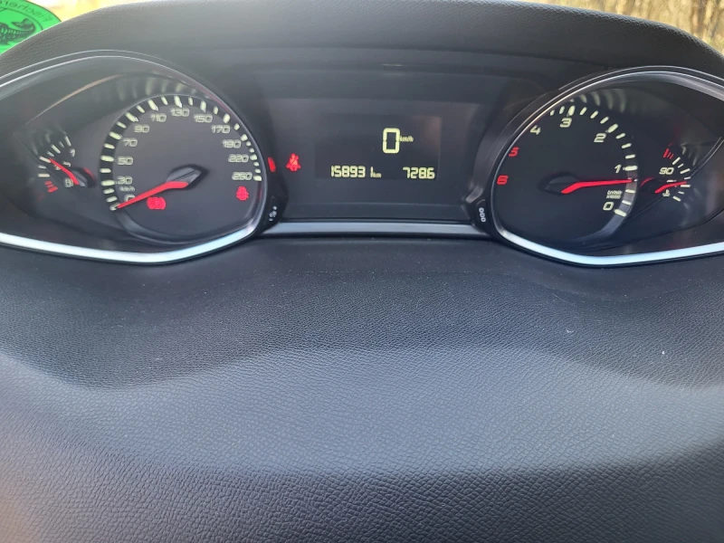 Peugeot 308 1.5HDI-2019г, снимка 10 - Автомобили и джипове - 52507773