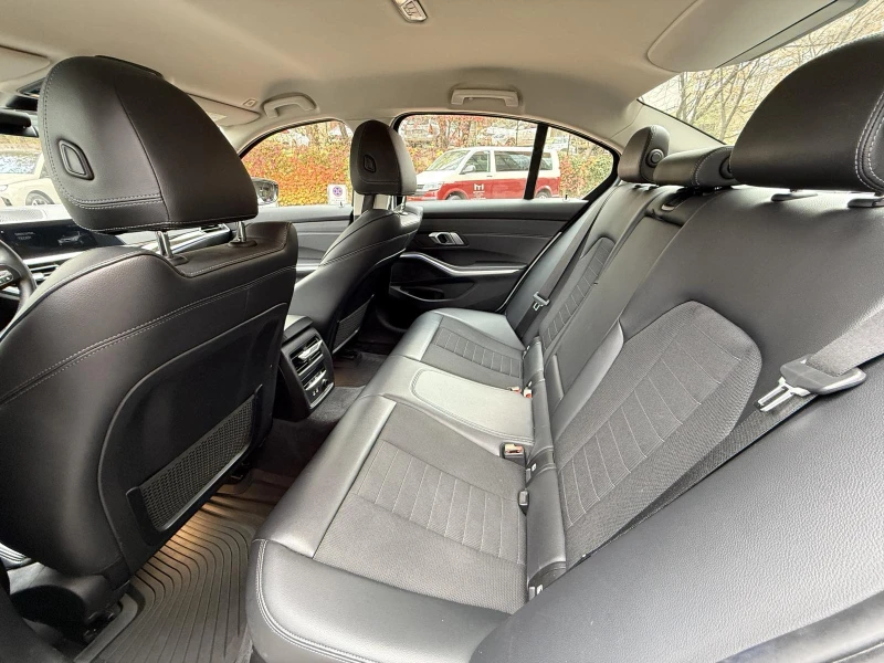 BMW 320 d xDrive, снимка 11 - Автомобили и джипове - 52439791