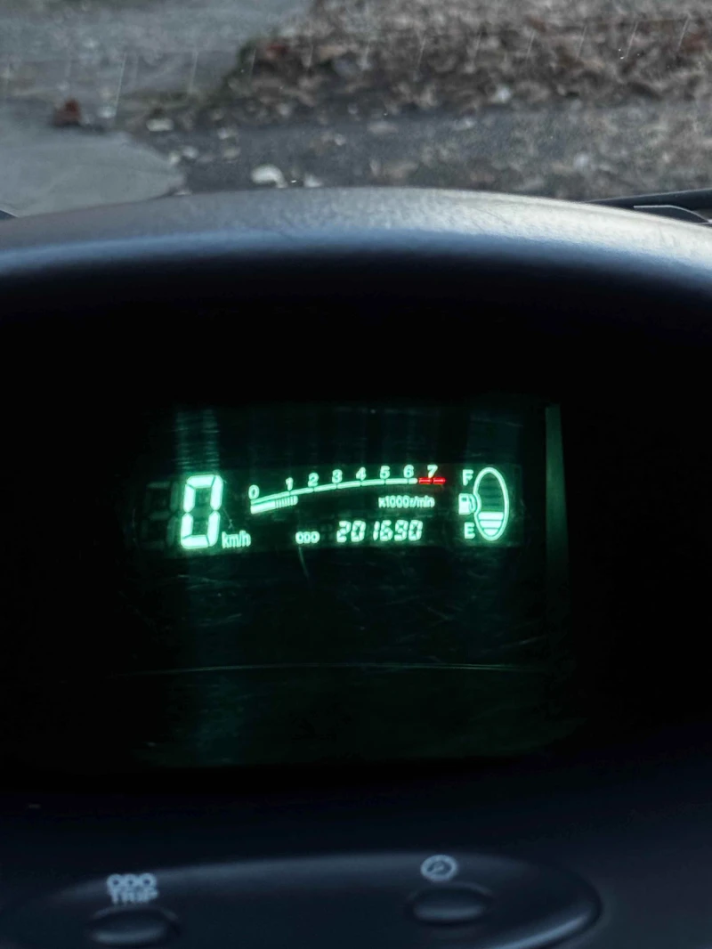 Toyota Yaris, снимка 8 - Автомобили и джипове - 52817614