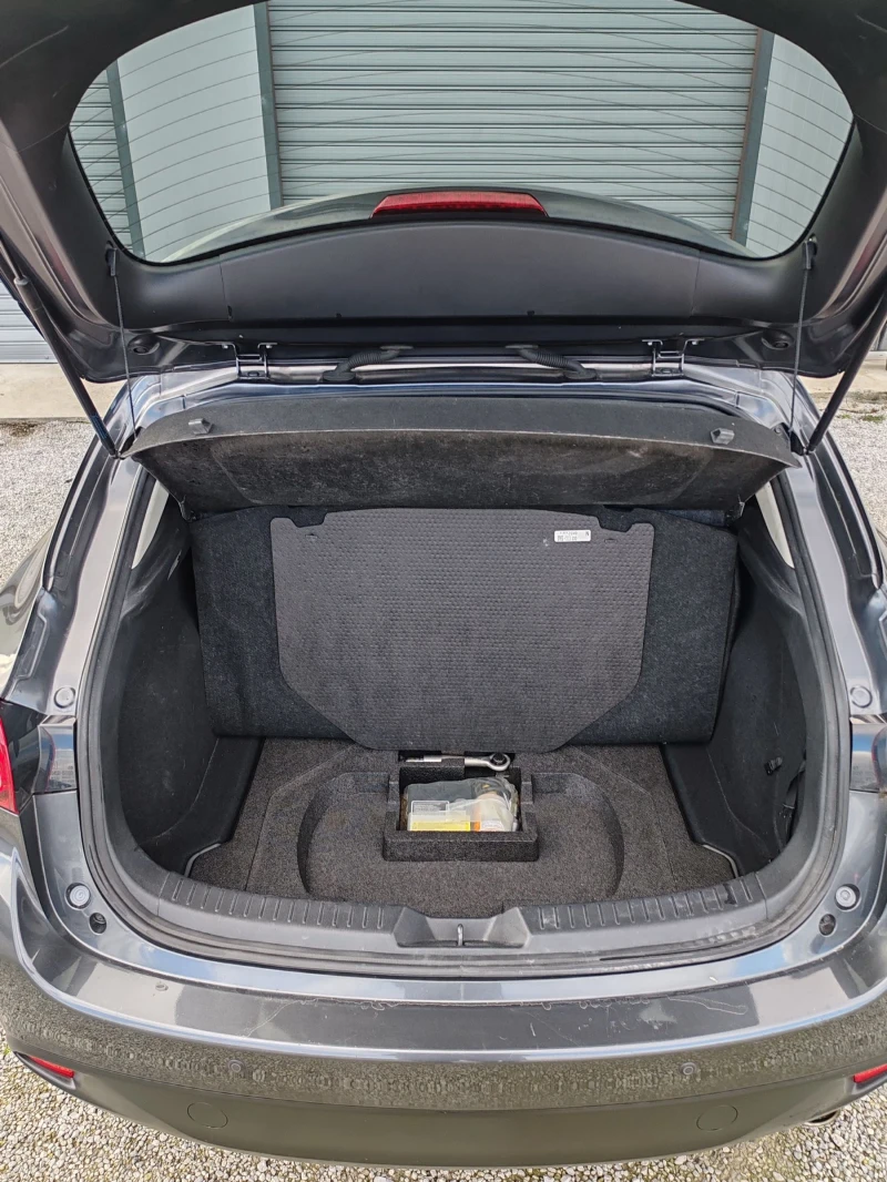 Mazda 3 1.5i SkyActive 100kc Navi, снимка 16 - Автомобили и джипове - 52910920