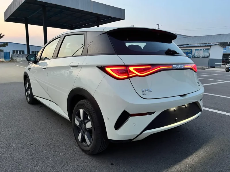 BYD Dolphin 2025 Facelift 45 kWh, снимка 7 - Автомобили и джипове - 52944125