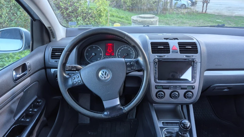VW Golf 2.0 TDI, снимка 13 - Автомобили и джипове - 53052866