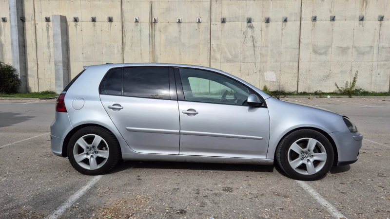 VW Golf 2.0 TDI, снимка 4 - Автомобили и джипове - 53052866