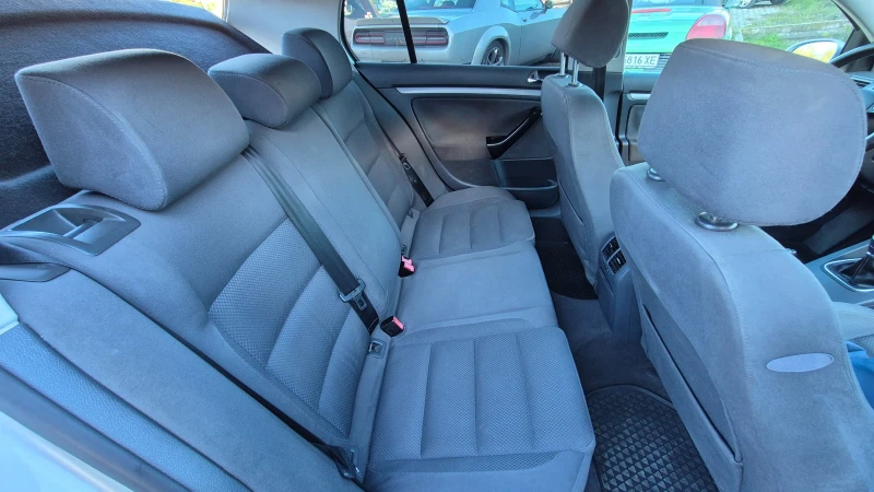 VW Golf 2.0 TDI, снимка 16 - Автомобили и джипове - 53052866