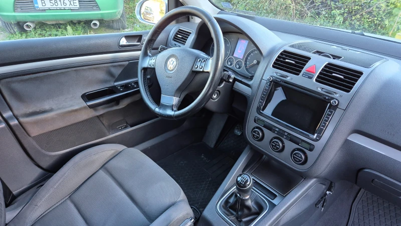 VW Golf 2.0 TDI, снимка 14 - Автомобили и джипове - 53052866