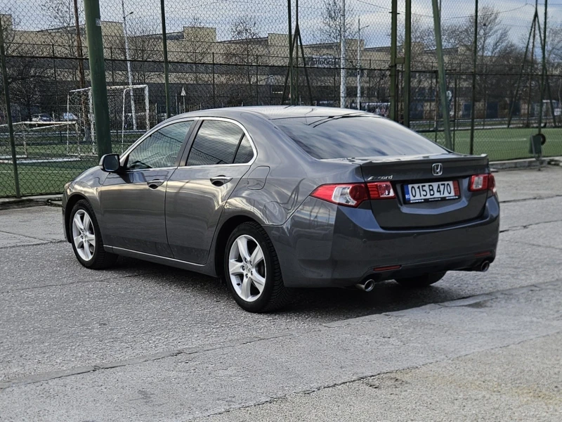 Honda Accord 2.4i-VTEC Distronic NAVI CAM Voice Brake Assist, снимка 7 - Автомобили и джипове - 53105828