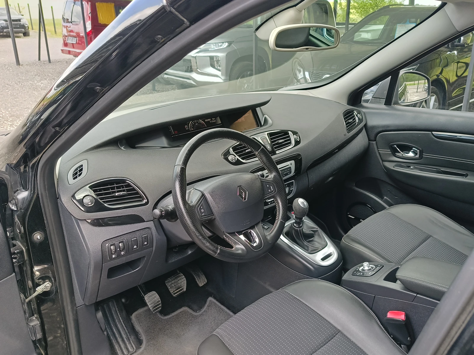 Renault Scenic 1.6dci Нави - изображение 7