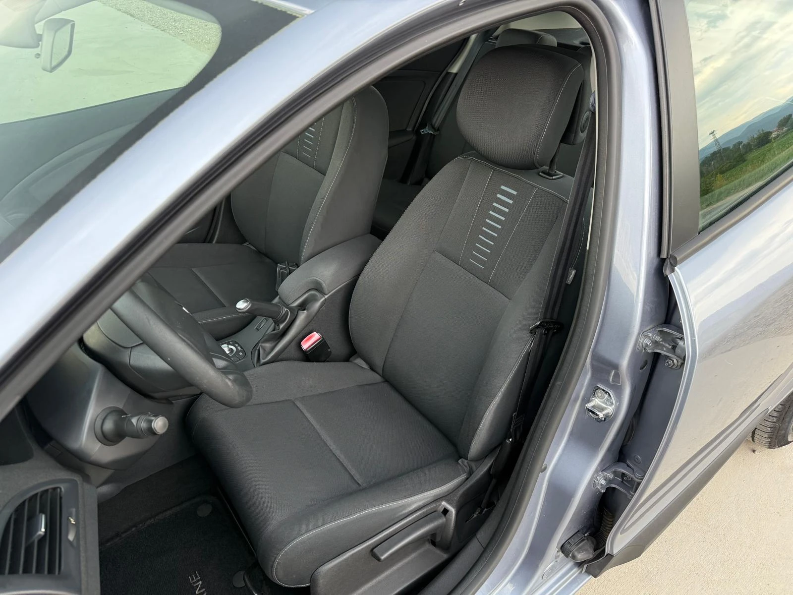 Renault Megane 1.5 DCI Навигация/Климатроник/Собствен лизинг - изображение 10