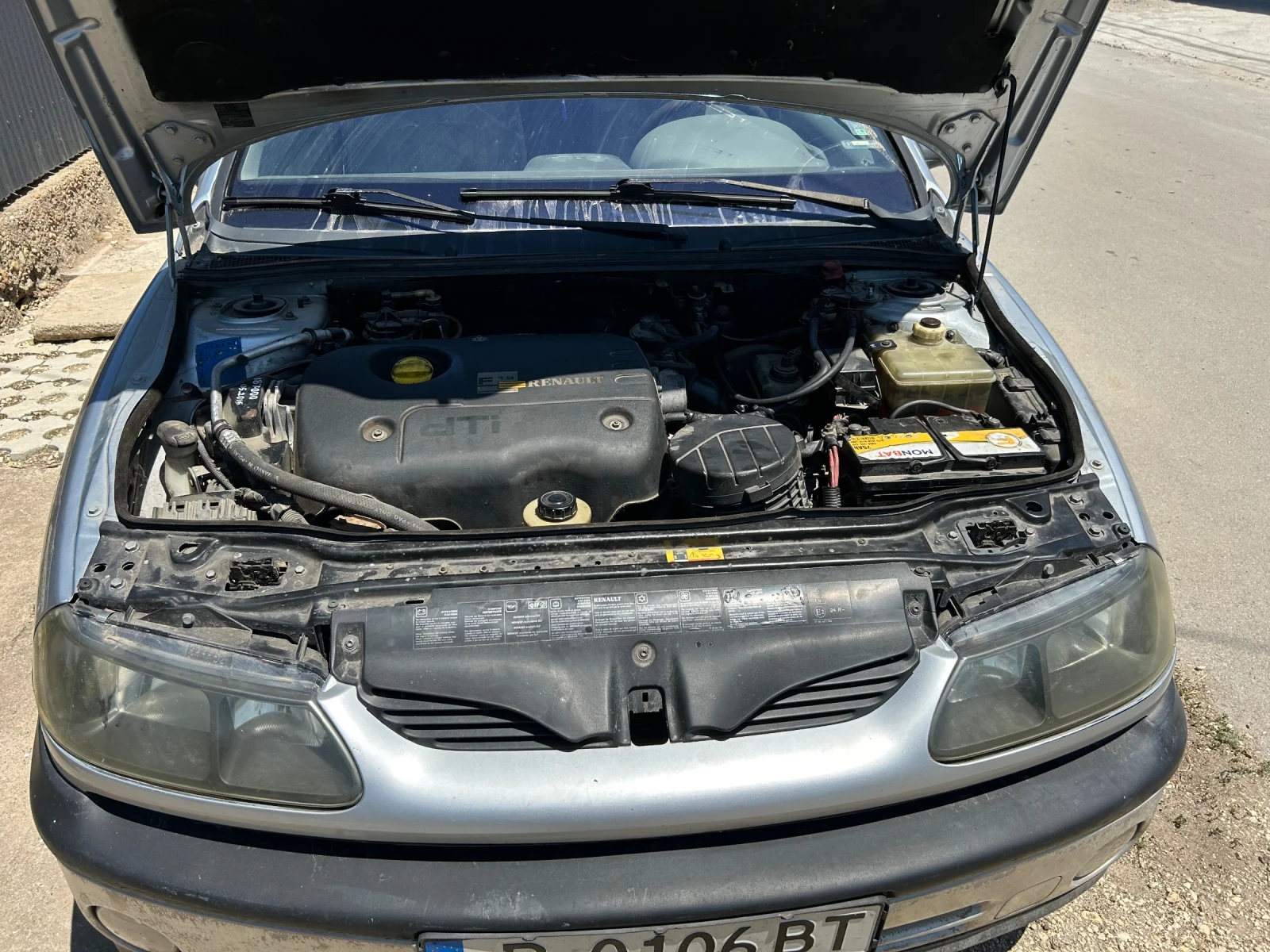 Renault Laguna 1.9 dti 98hp rxe 1999г - изображение 10