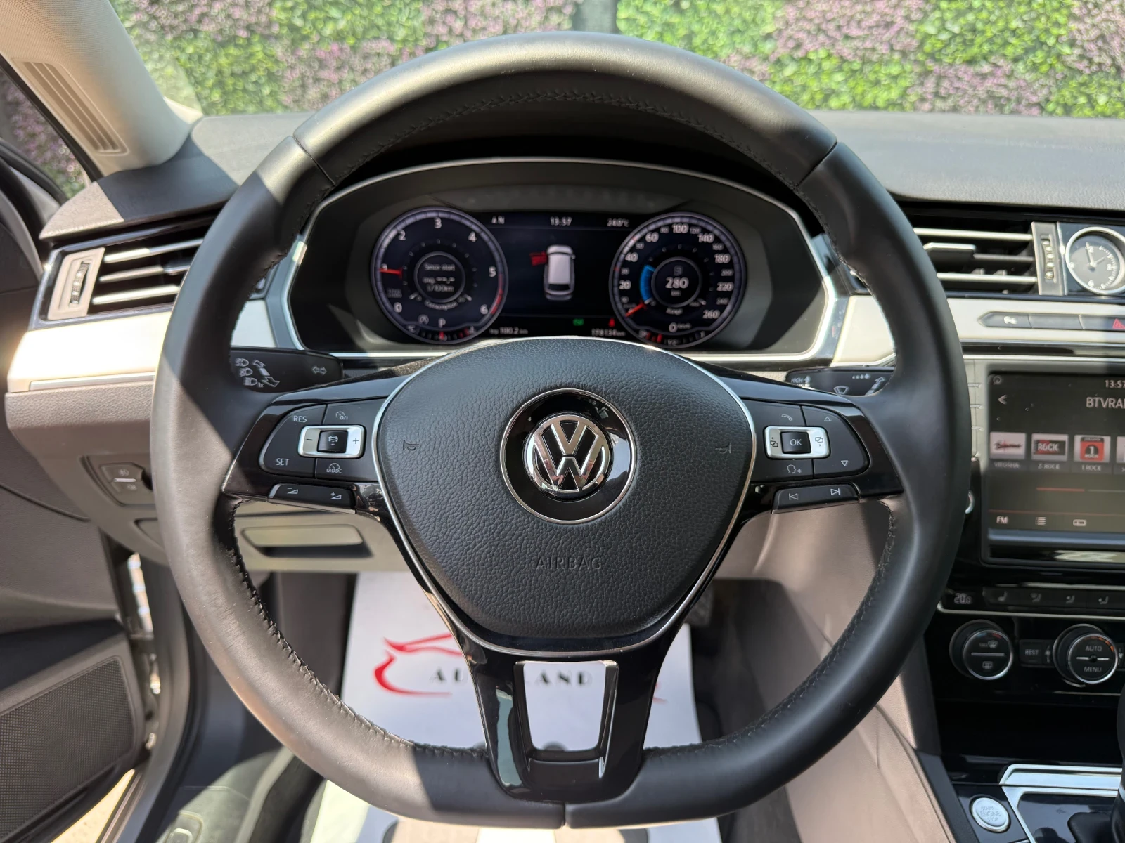 VW Passat VIRTUAL COCKPIT/PARK/LED/NAVI/СОБСТВЕН ЛИЗИНГ - изображение 10