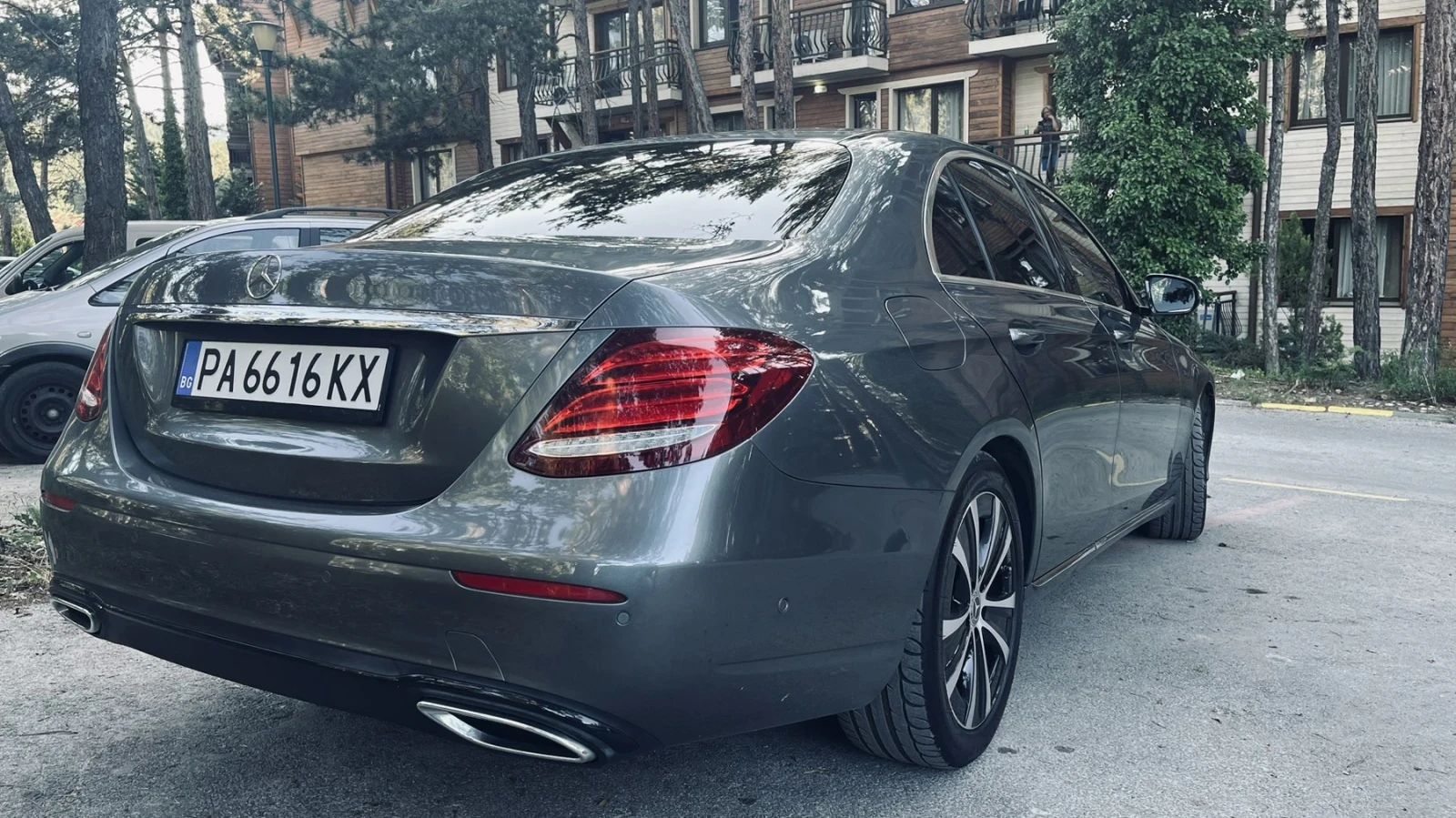 Mercedes-Benz E 220  - изображение 4