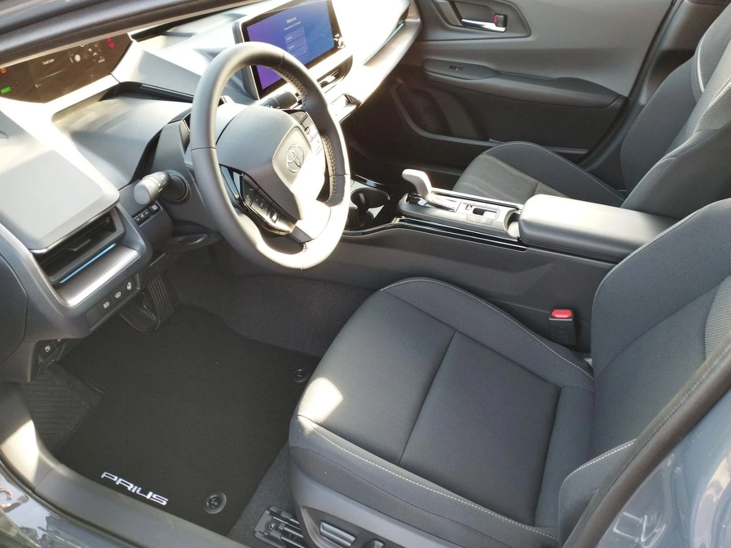 Toyota Prius 2.0 PLUG-IN HYBRID EXECUTIVE MATRIX - изображение 9