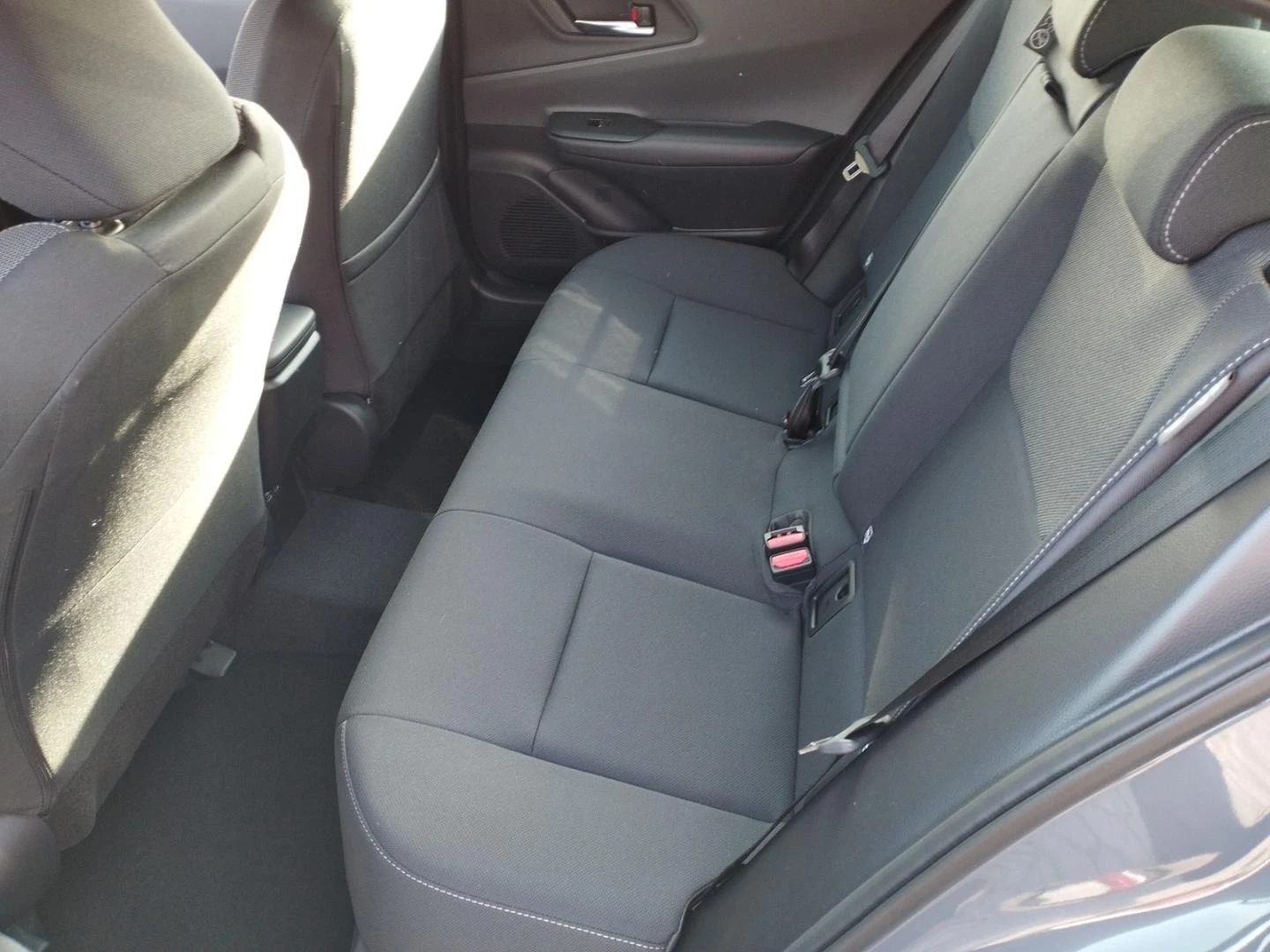 Toyota Prius 2.0 PLUG-IN HYBRID EXECUTIVE MATRIX | Mobile.bg � ����������� 14