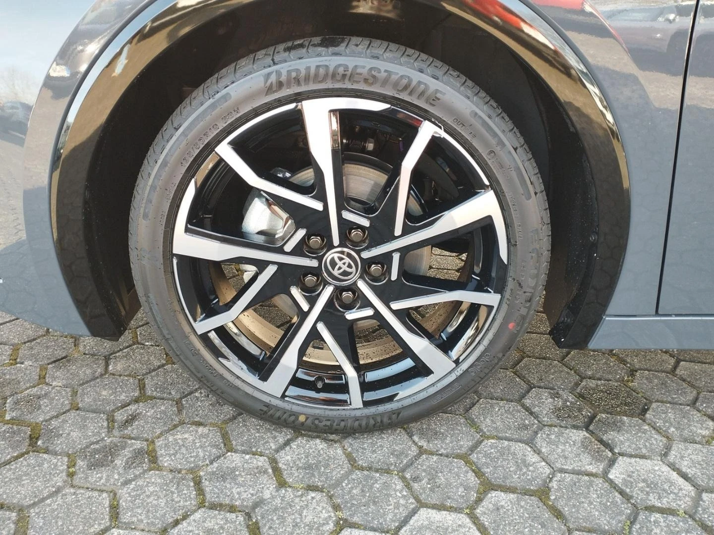Toyota Prius 2.0 PLUG-IN HYBRID EXECUTIVE MATRIX - изображение 8