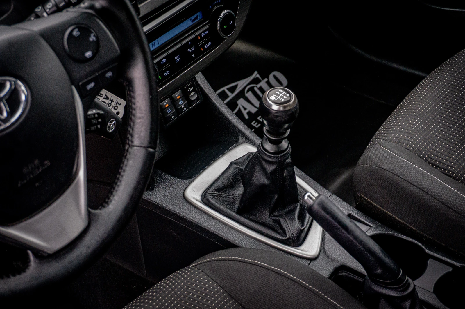 Toyota Auris 1.6 i-VVTI С ГАРАНЦИЯ! TOP!!! - изображение 9