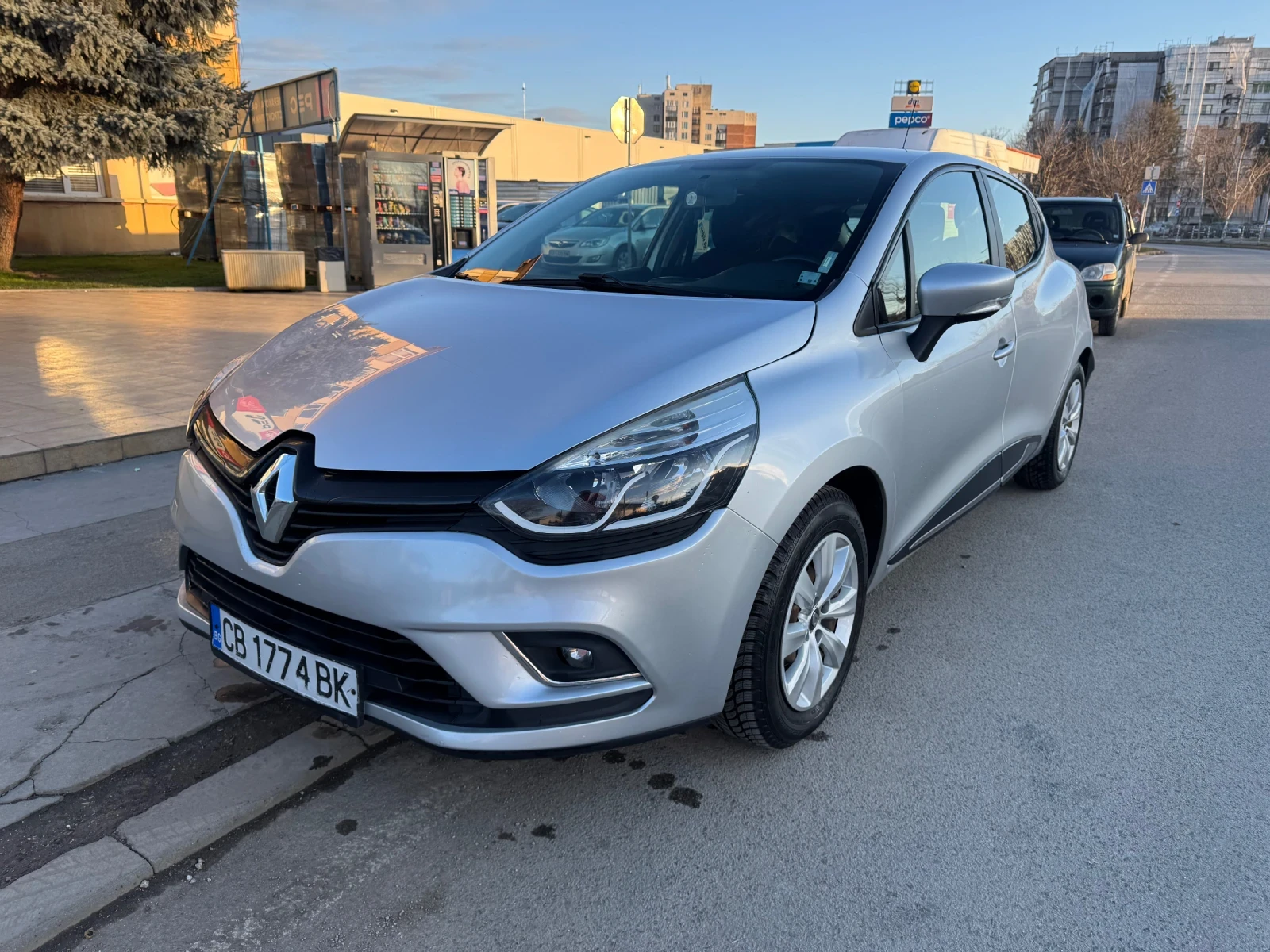 Renault Clio 1.5 DCI, снимка 2 - Автомобили и джипове - 53476288