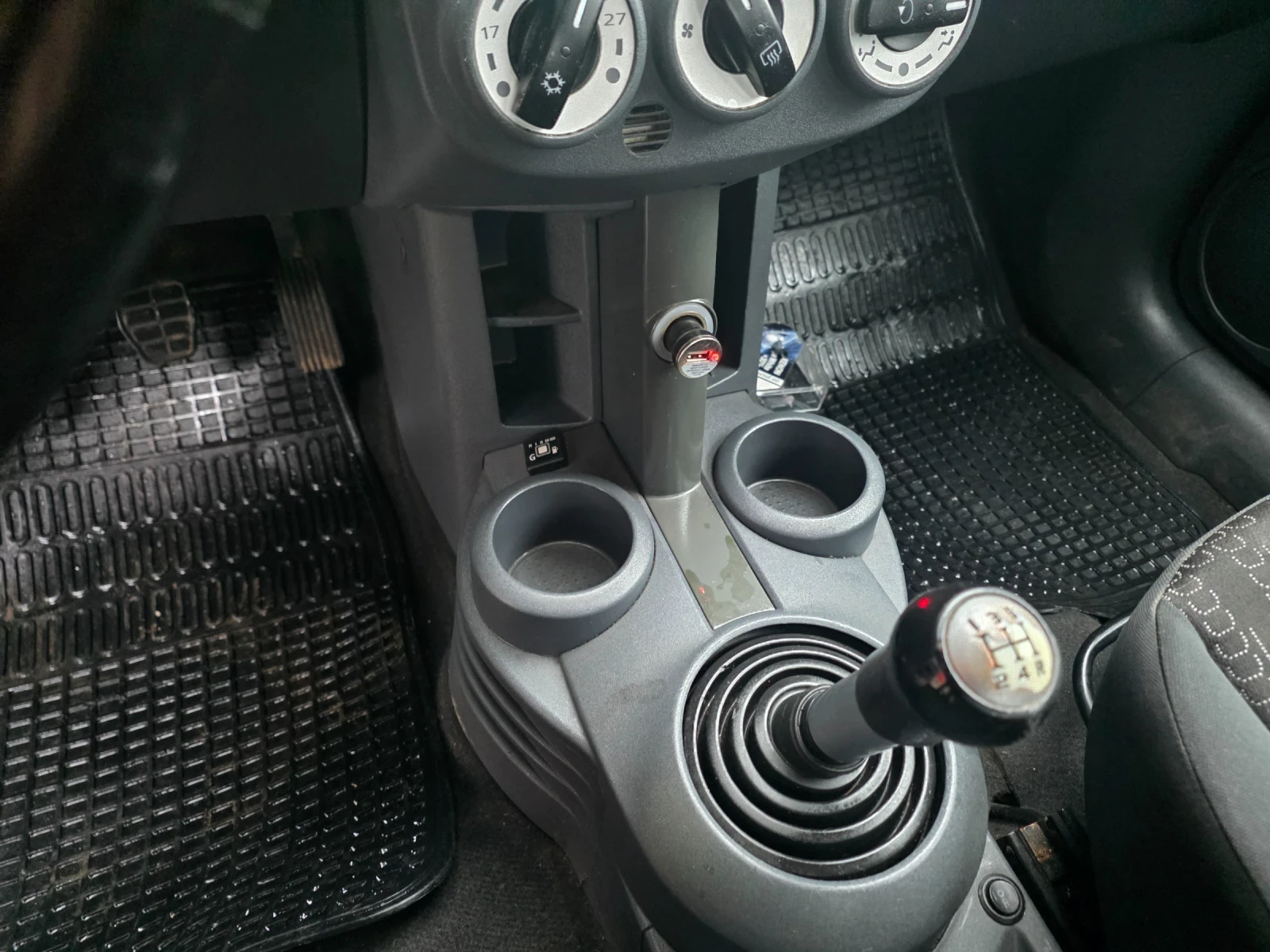 Mitsubishi Colt 1.3 i | Mobile.bg � ����������� 12