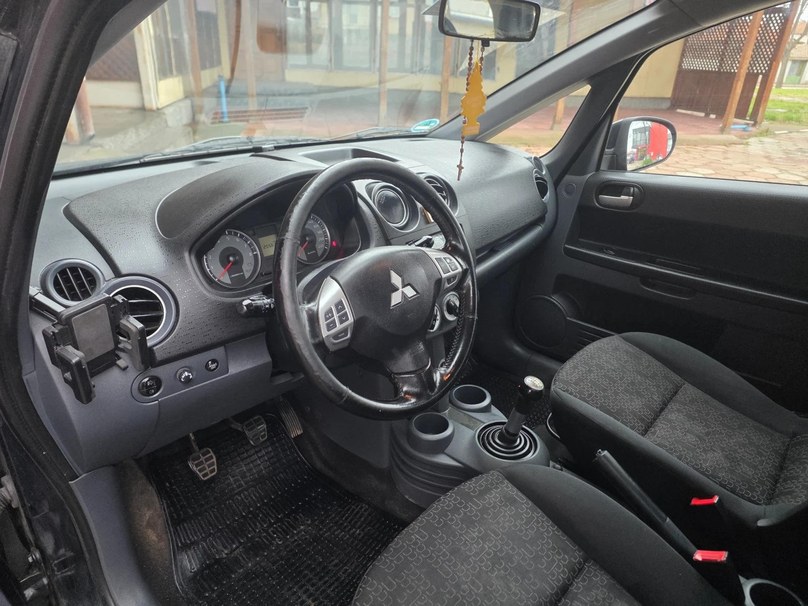 Mitsubishi Colt 1.3 i - изображение 9