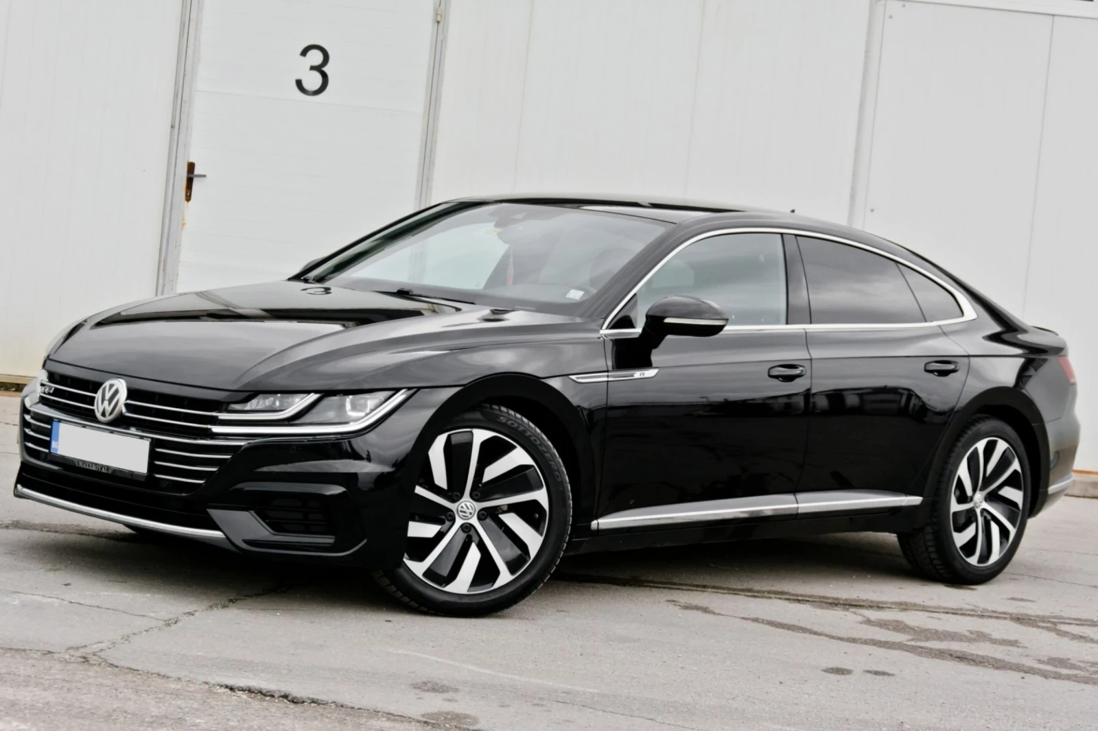 VW Arteon R line , снимка 2 - Автомобили и джипове - 53980673