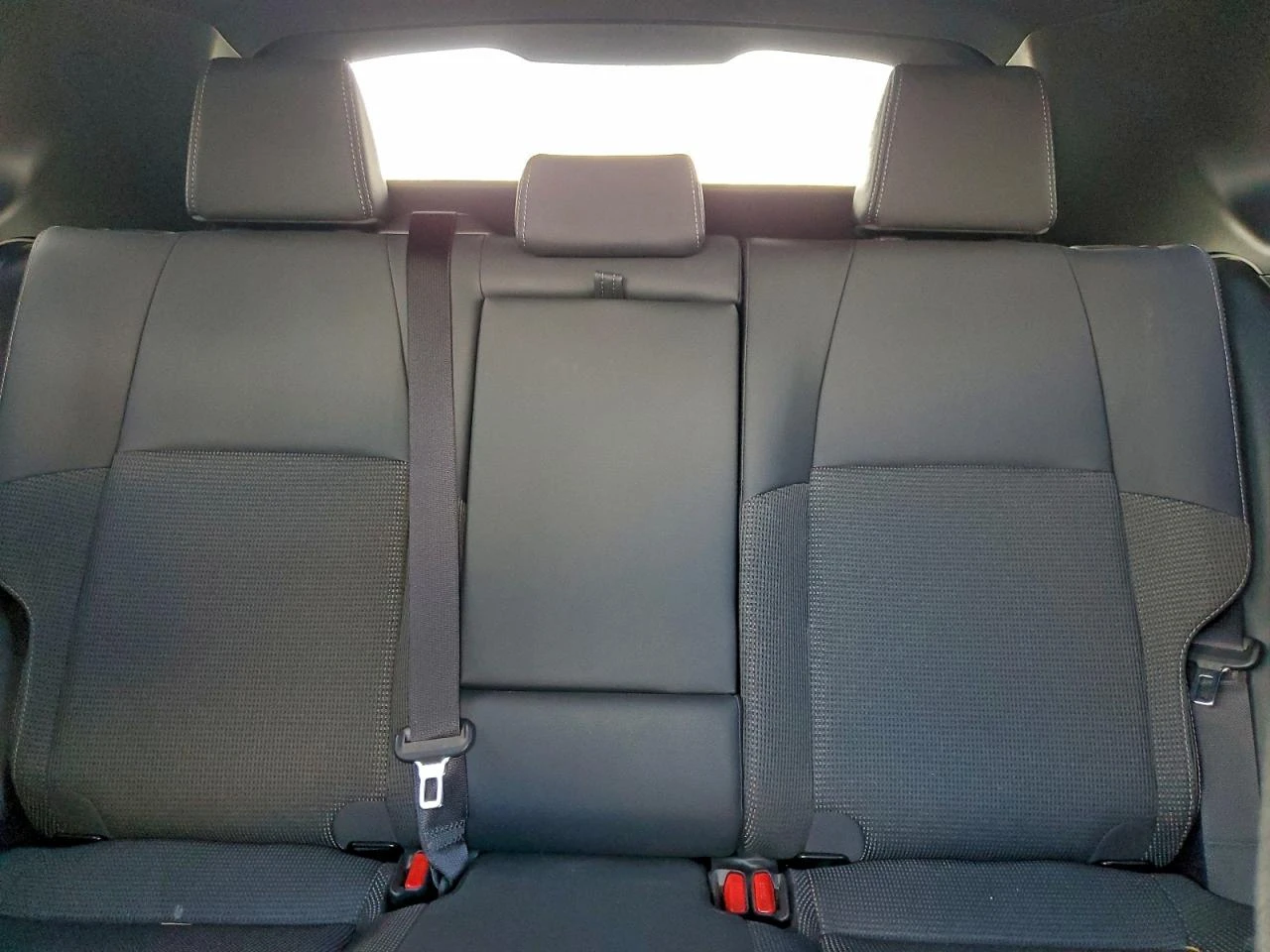 Toyota bZ4X Xle, снимка 10 - Автомобили и джипове - 54072332