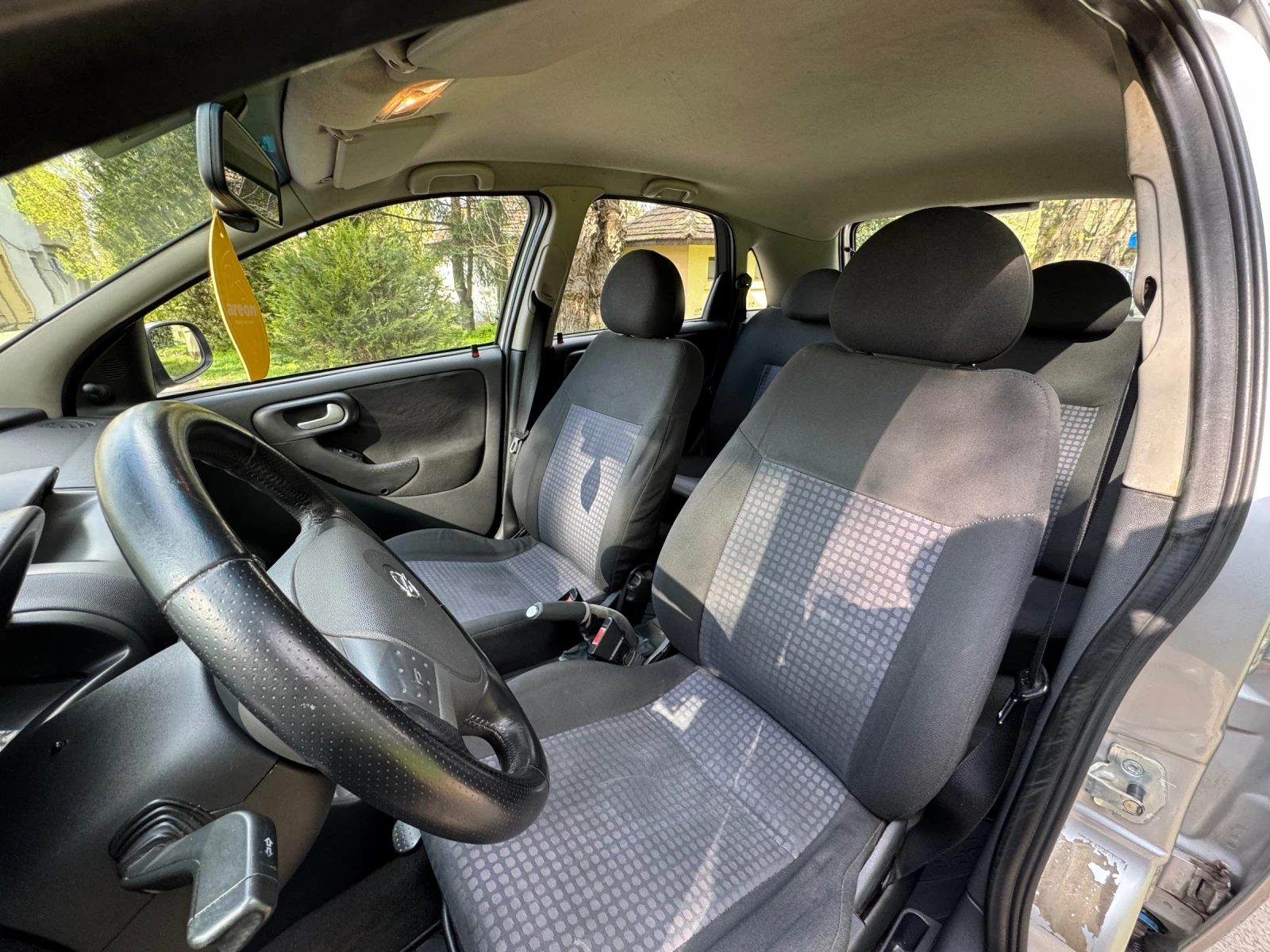 Opel Corsa C 1.0 бензин, снимка 8 - Автомобили и джипове - 54164040