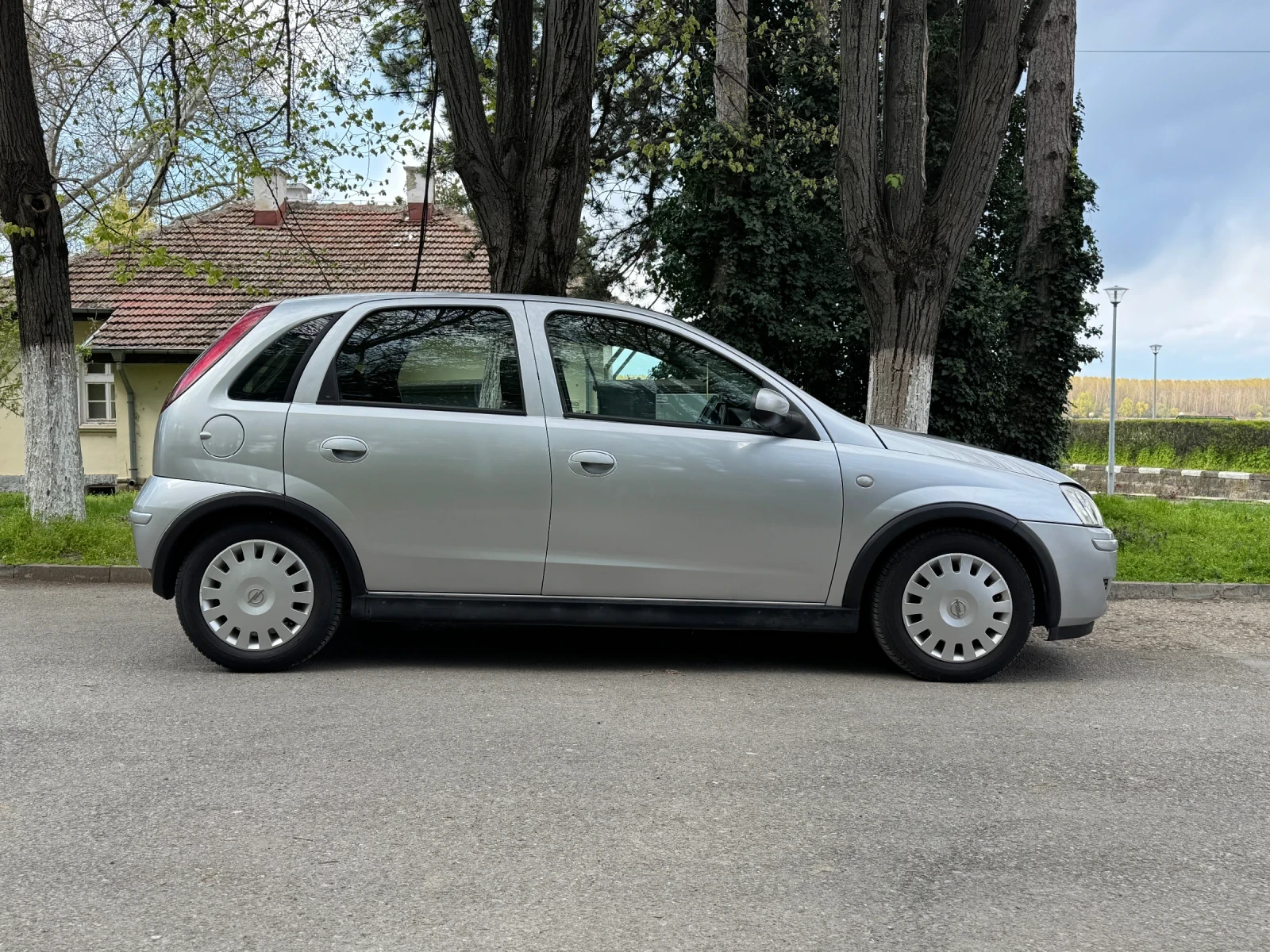 Opel Corsa C 1.0 бензин, снимка 4 - Автомобили и джипове - 54164040